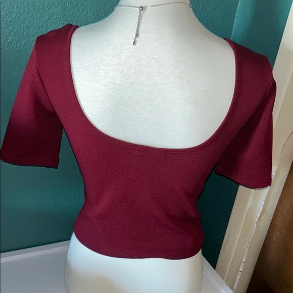 Crop Top - Medium - Picture 3 of 4